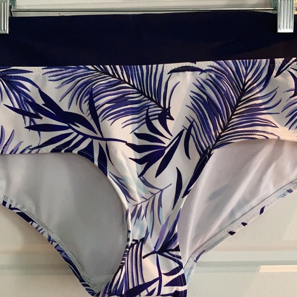 Bikini - Picture 6 of 6